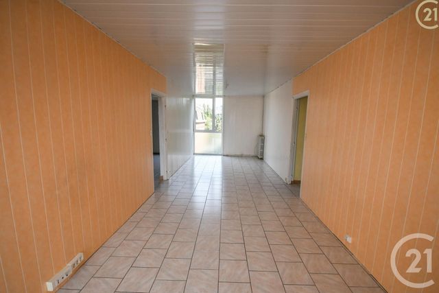 Afficher la photo en grand appartement à vendre - 5 pièces - 77.65 m2 - MAUBEUGE - 59 - NORD-PAS-DE-CALAIS - Century 21 Art-Immo