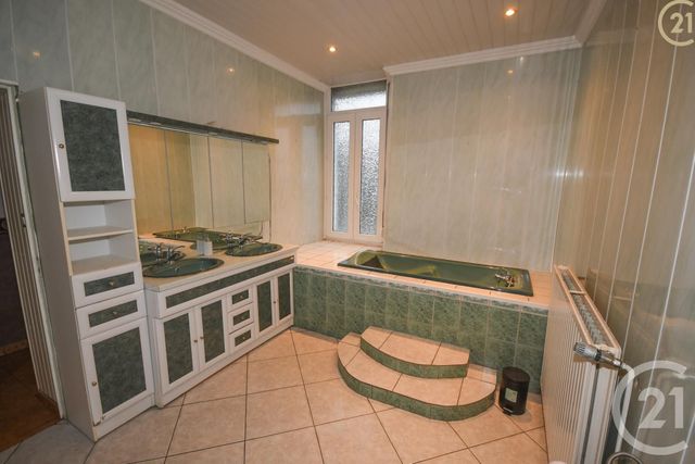 maison à vendre - 9 pièces - 144.7 m2 - HAUTMONT - 59 - NORD-PAS-DE-CALAIS - Century 21 Art-Immo maison à vendre - 9 pièces - 144.7 m2 - HAUTMONT - 59 - NORD-PAS-DE-CALAIS - Century 21 Art-Immo