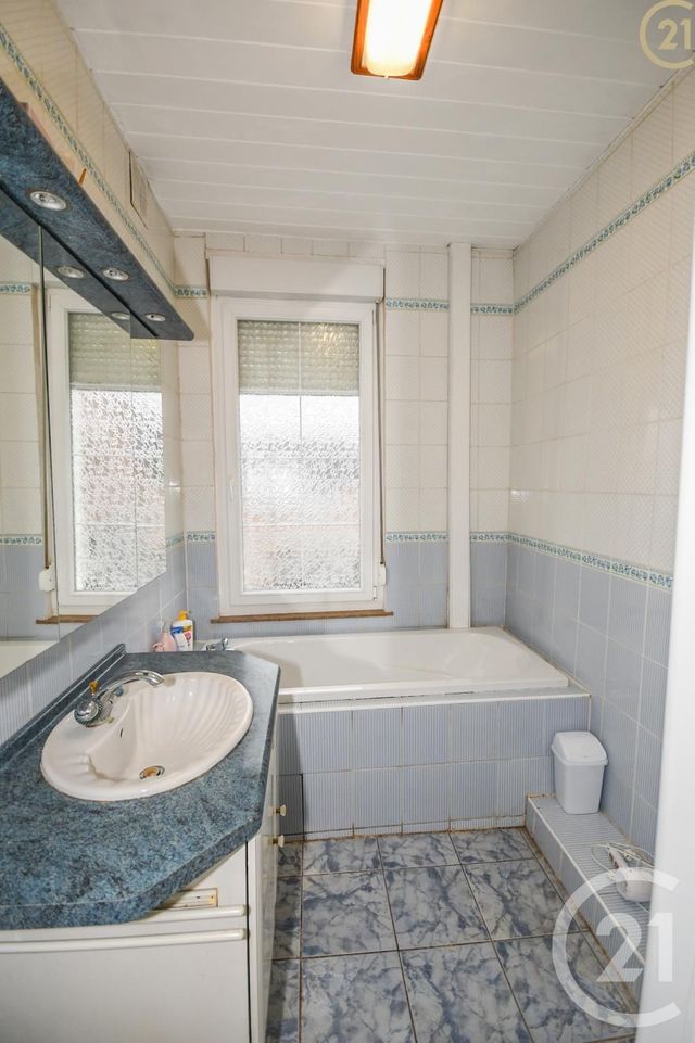 maison à vendre - 5 pièces - 127.1 m2 - MAUBEUGE - 59 - NORD-PAS-DE-CALAIS - Century 21 Art-Immo maison à vendre - 5 pièces - 127.1 m2 - MAUBEUGE - 59 - NORD-PAS-DE-CALAIS - Century 21 Art-Immo