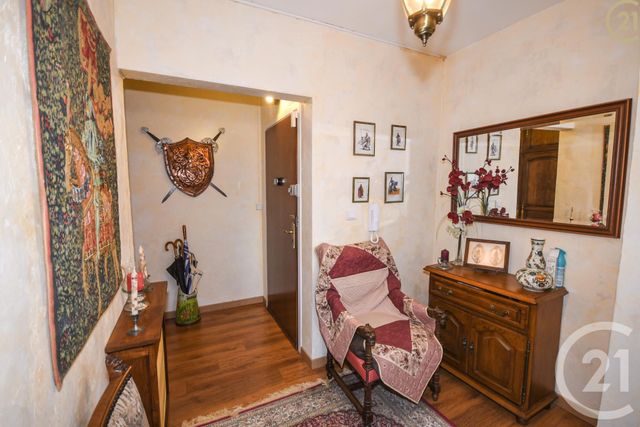 Afficher la photo en grand Appartement F5 à vendre - 9 pièces - 110.97 m2 - MAUBEUGE - 59 - NORD-PAS-DE-CALAIS - Century 21 Art-Immo