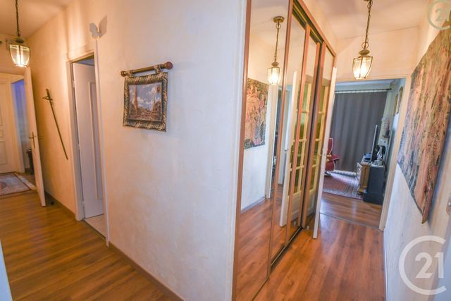Afficher la photo en grand Appartement F5 à vendre - 9 pièces - 110.97 m2 - MAUBEUGE - 59 - NORD-PAS-DE-CALAIS - Century 21 Art-Immo