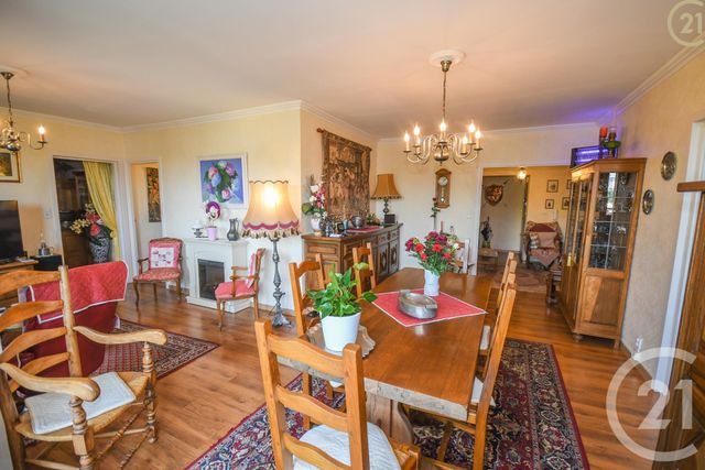 Afficher la photo en grand Appartement F5 à vendre - 9 pièces - 110.97 m2 - MAUBEUGE - 59 - NORD-PAS-DE-CALAIS - Century 21 Art-Immo