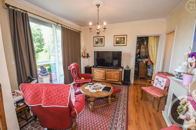 Afficher la photo en grand Appartement F5 à vendre - 9 pièces - 110.97 m2 - MAUBEUGE - 59 - NORD-PAS-DE-CALAIS - Century 21 Art-Immo