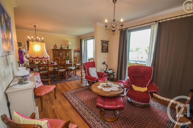 Afficher la photo en grand Appartement F5 à vendre - 9 pièces - 110.97 m2 - MAUBEUGE - 59 - NORD-PAS-DE-CALAIS - Century 21 Art-Immo