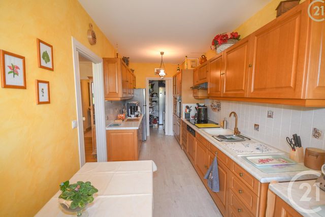 Afficher la photo en grand Appartement F5 à vendre - 9 pièces - 110.97 m2 - MAUBEUGE - 59 - NORD-PAS-DE-CALAIS - Century 21 Art-Immo