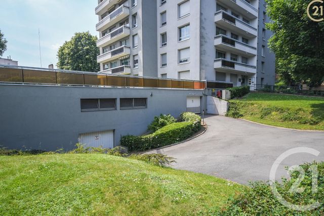 Afficher la photo en grand Appartement F5 à vendre - 9 pièces - 110.97 m2 - MAUBEUGE - 59 - NORD-PAS-DE-CALAIS - Century 21 Art-Immo