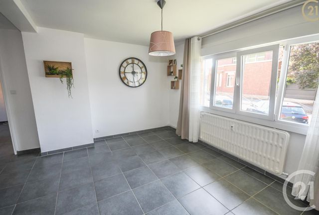 Appartement F4 à vendre - 4 pièces - 55.75 m2 - MAUBEUGE - 59 - NORD-PAS-DE-CALAIS - Century 21 Art-Immo Appartement F4 à vendre - 4 pièces - 55.75 m2 - MAUBEUGE - 59 - NORD-PAS-DE-CALAIS - Century 21 Art-Immo