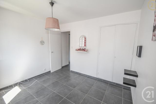 Appartement F4 à vendre - 4 pièces - 55.75 m2 - MAUBEUGE - 59 - NORD-PAS-DE-CALAIS - Century 21 Art-Immo Appartement F4 à vendre - 4 pièces - 55.75 m2 - MAUBEUGE - 59 - NORD-PAS-DE-CALAIS - Century 21 Art-Immo