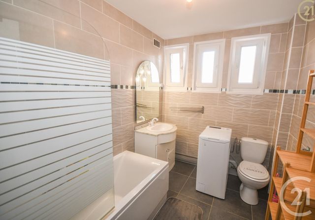 Appartement F4 à vendre - 4 pièces - 55.75 m2 - MAUBEUGE - 59 - NORD-PAS-DE-CALAIS - Century 21 Art-Immo Appartement F4 à vendre - 4 pièces - 55.75 m2 - MAUBEUGE - 59 - NORD-PAS-DE-CALAIS - Century 21 Art-Immo