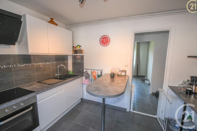 Appartement F4 à vendre - 4 pièces - 55.75 m2 - MAUBEUGE - 59 - NORD-PAS-DE-CALAIS - Century 21 Art-Immo Appartement F4 à vendre - 4 pièces - 55.75 m2 - MAUBEUGE - 59 - NORD-PAS-DE-CALAIS - Century 21 Art-Immo