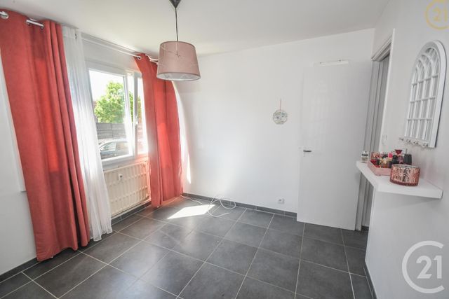 Appartement F4 à vendre - 4 pièces - 55.75 m2 - MAUBEUGE - 59 - NORD-PAS-DE-CALAIS - Century 21 Art-Immo Appartement F4 à vendre - 4 pièces - 55.75 m2 - MAUBEUGE - 59 - NORD-PAS-DE-CALAIS - Century 21 Art-Immo