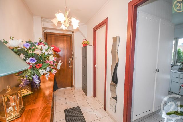 Afficher la photo en grand Appartement F2 à vendre - 3 pièces - 47.0 m2 - MAUBEUGE - 59 - NORD-PAS-DE-CALAIS - Century 21 Art-Immo