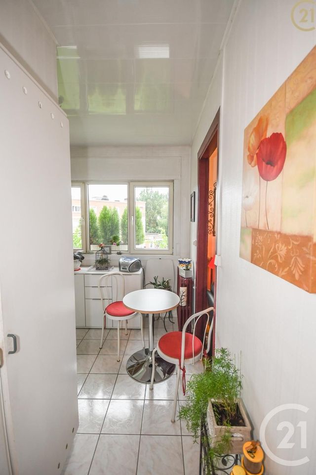 Afficher la photo en grand Appartement F2 à vendre - 3 pièces - 47.0 m2 - MAUBEUGE - 59 - NORD-PAS-DE-CALAIS - Century 21 Art-Immo