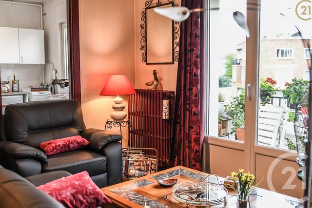 Afficher la photo en grand Appartement F2 à vendre - 3 pièces - 47.0 m2 - MAUBEUGE - 59 - NORD-PAS-DE-CALAIS - Century 21 Art-Immo