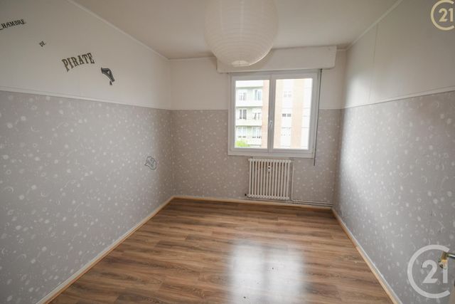Afficher la photo en grand Appartement F4 à vendre - 5 pièces - 88.0 m2 - MAUBEUGE - 59 - NORD-PAS-DE-CALAIS - Century 21 Art-Immo