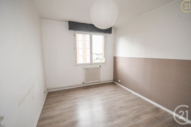 Afficher la photo en grand Appartement F4 à vendre - 5 pièces - 88.0 m2 - MAUBEUGE - 59 - NORD-PAS-DE-CALAIS - Century 21 Art-Immo
