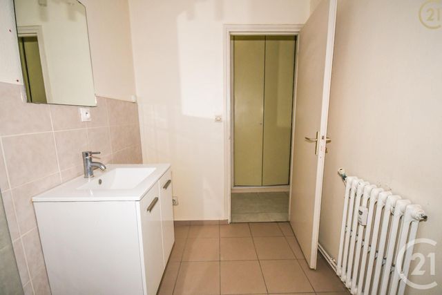 Afficher la photo en grand Appartement F4 à vendre - 5 pièces - 88.0 m2 - MAUBEUGE - 59 - NORD-PAS-DE-CALAIS - Century 21 Art-Immo