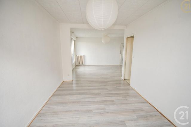 Afficher la photo en grand Appartement F4 à vendre - 5 pièces - 88.0 m2 - MAUBEUGE - 59 - NORD-PAS-DE-CALAIS - Century 21 Art-Immo