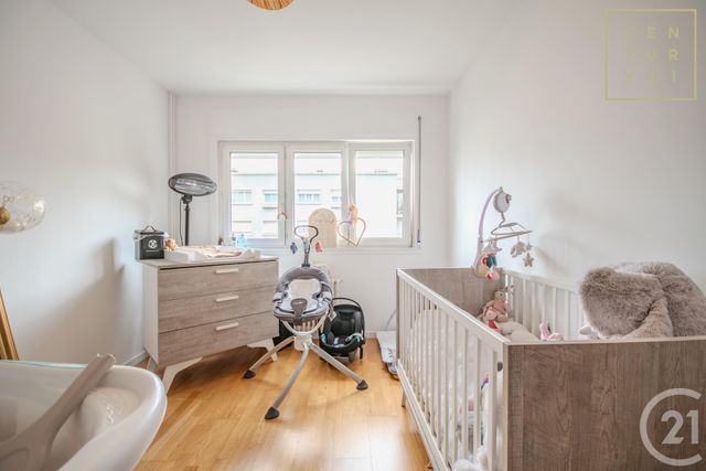 Appartement F4 à vendre - 4 pièces - 74.0 m2 - MAUBEUGE - 59 - NORD-PAS-DE-CALAIS - Century 21 Art-Immo