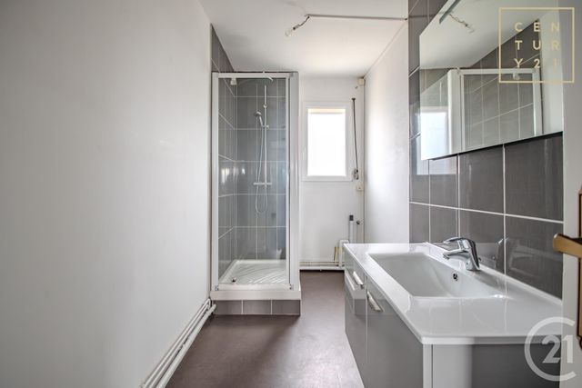 Appartement F5 à vendre - 5 pièces - 75.0 m2 - MAUBEUGE - 59 - NORD-PAS-DE-CALAIS - Century 21 Art-Immo