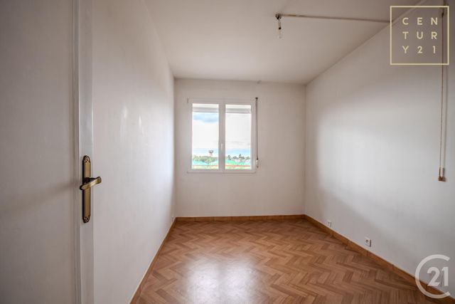 Appartement F5 à vendre - 5 pièces - 75.0 m2 - MAUBEUGE - 59 - NORD-PAS-DE-CALAIS - Century 21 Art-Immo