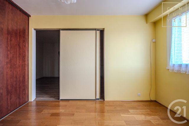 Afficher la photo en grand Appartement F2 à louer - 3 pièces - 52.28 m2 - MAUBEUGE - 59 - NORD-PAS-DE-CALAIS - Century 21 Art-Immo