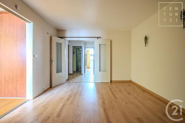 Afficher la photo en grand Appartement F2 à louer - 3 pièces - 52.28 m2 - MAUBEUGE - 59 - NORD-PAS-DE-CALAIS - Century 21 Art-Immo