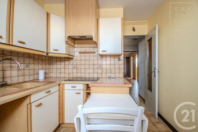 Afficher la photo en grand Appartement F2 à louer - 3 pièces - 52.28 m2 - MAUBEUGE - 59 - NORD-PAS-DE-CALAIS - Century 21 Art-Immo