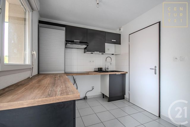 Appartement T3 à louer - 4 pièces - 62.05 m2 - MAUBEUGE - 59 - NORD-PAS-DE-CALAIS - Century 21 Art-Immo