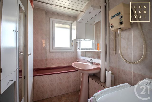 Appartement F5 à vendre - 5 pièces - 65.02 m2 - MAUBEUGE - 59 - NORD-PAS-DE-CALAIS - Century 21 Art-Immo