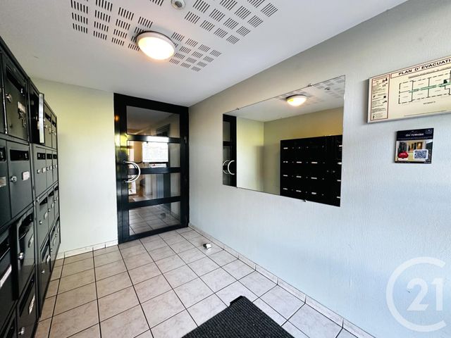 Appartement F2 à louer - 3 pièces - 47.66 m2 - LOUVROIL - 59 - NORD-PAS-DE-CALAIS - Century 21 Art-Immo