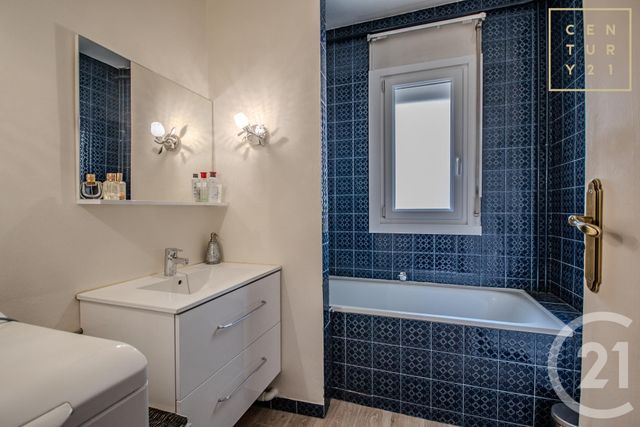 Appartement F4 à vendre - 4 pièces - 75.57 m2 - MAUBEUGE - 59 - NORD-PAS-DE-CALAIS - Century 21 Art-Immo