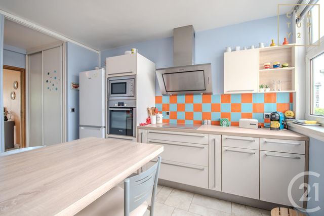 Appartement F5 à vendre - 6 pièces - 124.0 m2 - MAUBEUGE - 59 - NORD-PAS-DE-CALAIS - Century 21 Art-Immo
