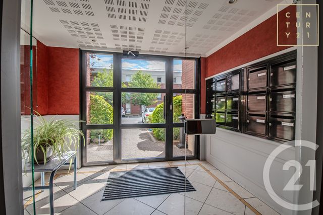Appartement F2 à vendre - 3 pièces - 57.68 m2 - MAUBEUGE - 59 - NORD-PAS-DE-CALAIS - Century 21 Art-Immo