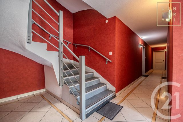 Appartement F2 à vendre - 3 pièces - 57.68 m2 - MAUBEUGE - 59 - NORD-PAS-DE-CALAIS - Century 21 Art-Immo