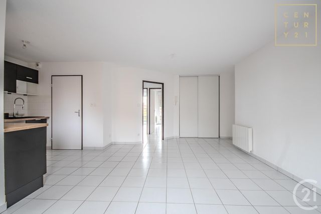 Appartement T3 à louer - 4 pièces - 62.05 m2 - MAUBEUGE - 59 - NORD-PAS-DE-CALAIS - Century 21 Art-Immo