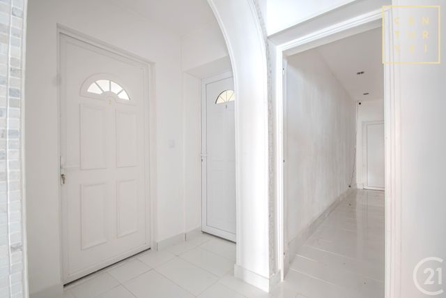 Appartement F2 à louer - 3 pièces - 44.74 m2 - HAUTMONT - 59 - NORD-PAS-DE-CALAIS - Century 21 Art-Immo
