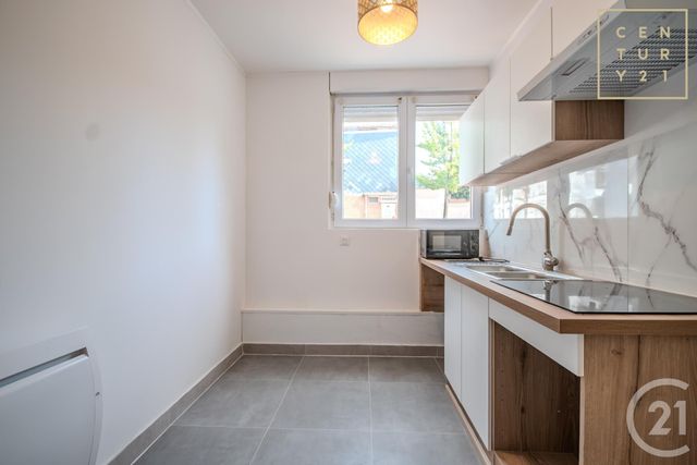 Appartement F2 à louer - 3 pièces - 44.74 m2 - HAUTMONT - 59 - NORD-PAS-DE-CALAIS - Century 21 Art-Immo