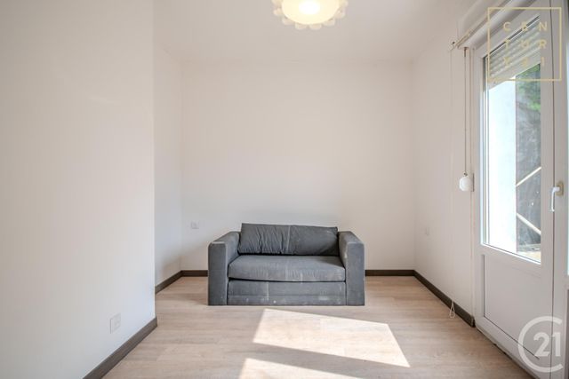 Appartement F2 à louer - 3 pièces - 44.74 m2 - HAUTMONT - 59 - NORD-PAS-DE-CALAIS - Century 21 Art-Immo
