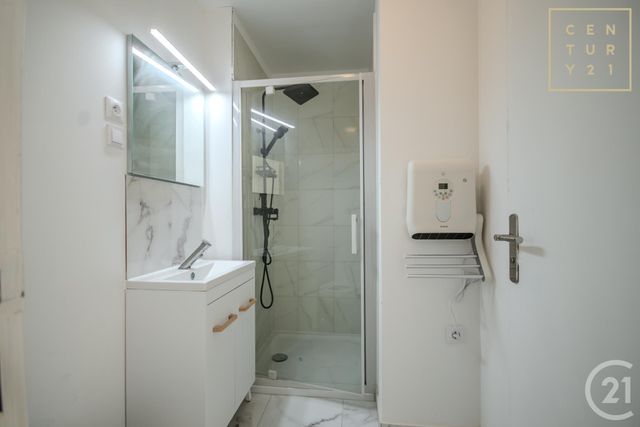 Appartement F2 à louer - 3 pièces - 44.74 m2 - HAUTMONT - 59 - NORD-PAS-DE-CALAIS - Century 21 Art-Immo