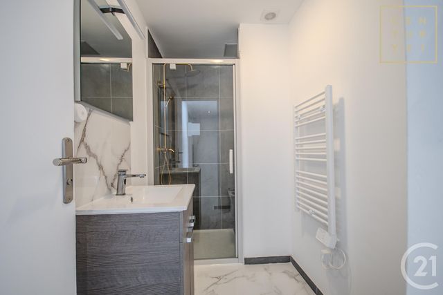Appartement F2 à louer - 3 pièces - 38.78 m2 - HAUTMONT - 59 - NORD-PAS-DE-CALAIS - Century 21 Art-Immo