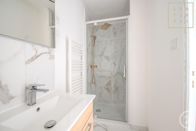 Appartement Studio à louer - 2 pièces - 26.14 m2 - HAUTMONT - 59 - NORD-PAS-DE-CALAIS - Century 21 Art-Immo
